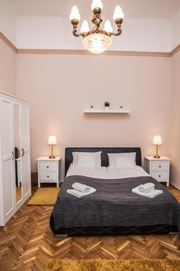 Fullmoon Apartments 1 แซแก็ด ภายนอก รูปภาพ
