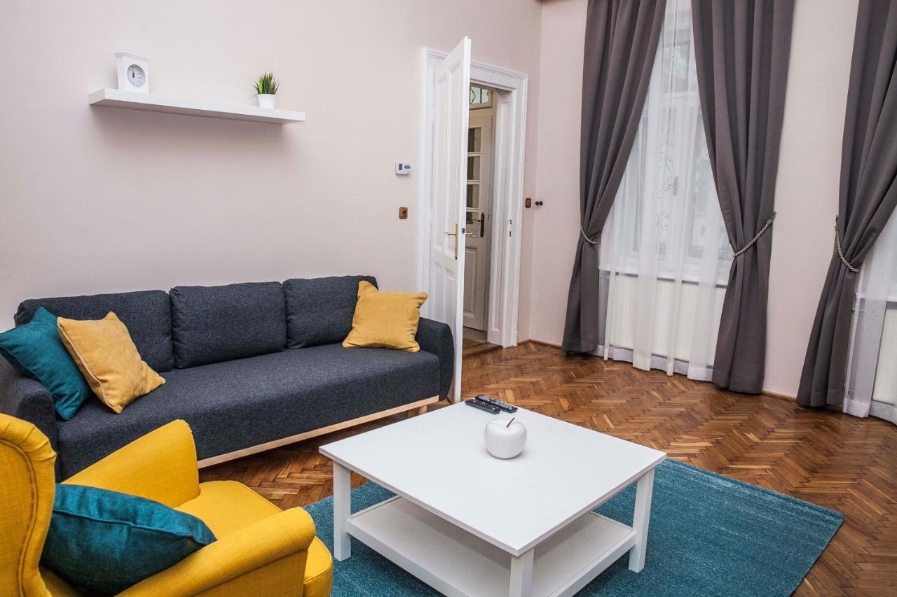 Fullmoon Apartments 1 แซแก็ด ภายนอก รูปภาพ